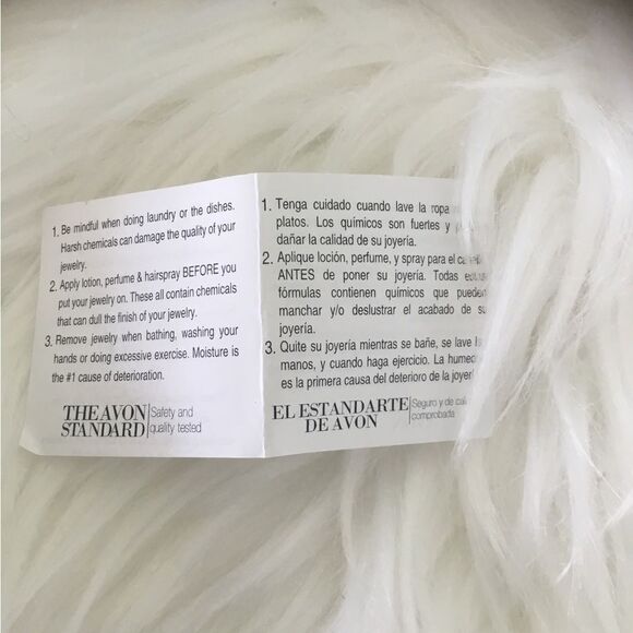 Avon new Believe Cross Necklace with earrings - Picture 5 of 16